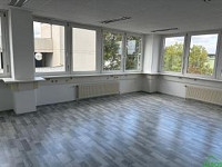 KLEINBÜRO DIREKT AN DER AUTOBAHNABFAHRT STREBERSDORF