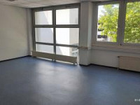 SONNIGER BÜROSTANDORT AN DER A22!