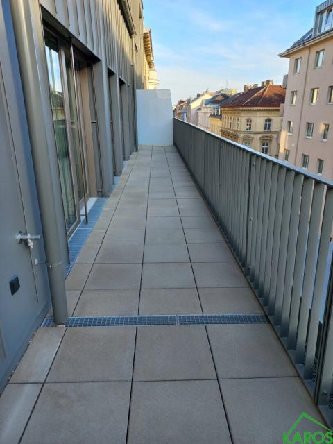 DACHGESCHOSS-ZUBAU MIT EINBAUKÜCHE+TERRASSE