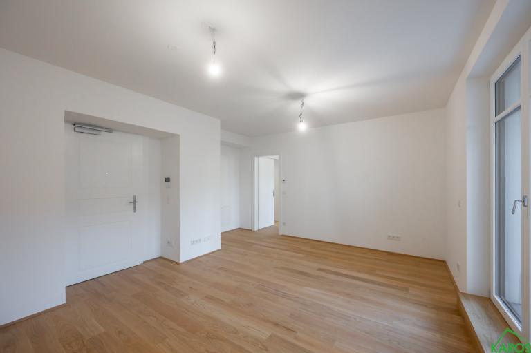 Charmante 2-Zimmer-Eigentumswohnung mit eigenem Garten – klassischer Stil trifft modernen Komfort