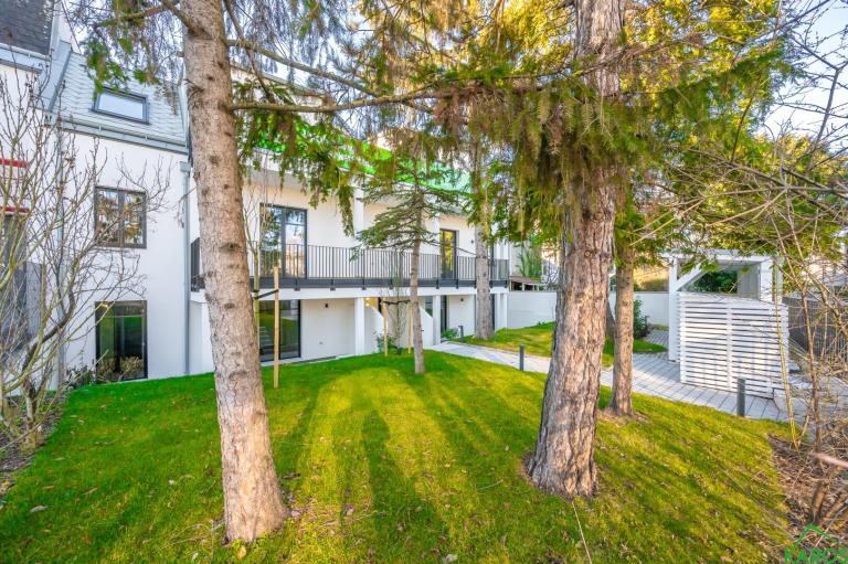 Exklusive Zweizimmerwohnung mit privatem Garten – Stilvoll und naturnah