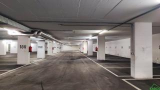 FREIE GARAGENPLÄTZE *NÄHE MATZLEINSDORFER PLATZ*