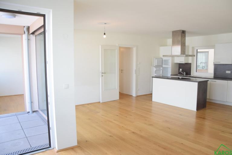 3-ZIMMER-NEUBAU MIT *LOGGIA + EINBAUKÜCHE*