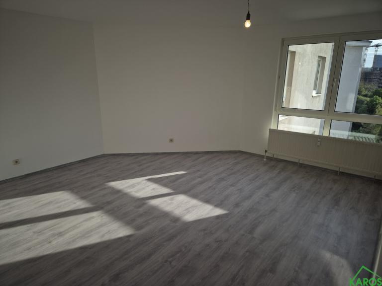 2-ZIMMER-WOHNUNG AM WALDMÜLLERPARK