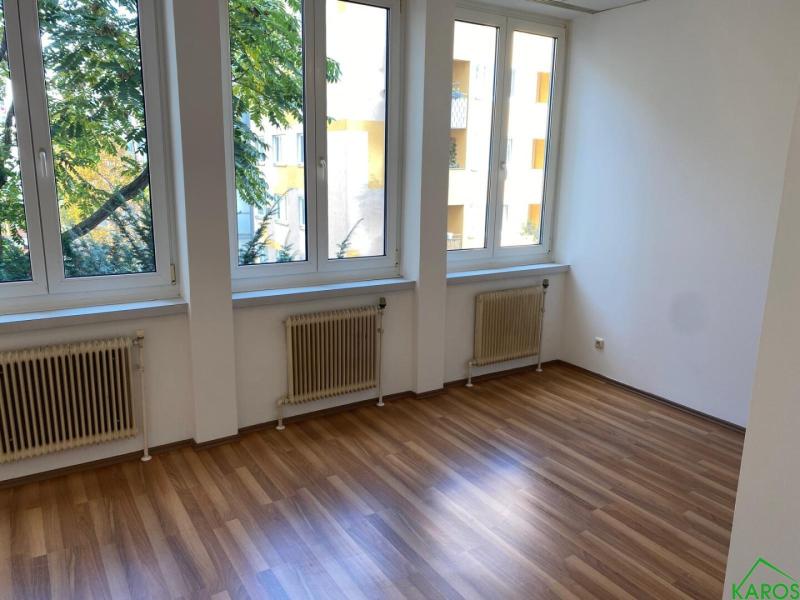 PERFEKT GESCHNITTENER SINGLEIHIT "MIT KÜCHE"