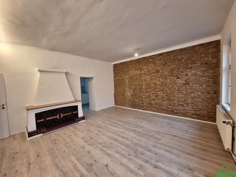 EXKLUSIVE 2-ZIMMER-ALTBAUWOHNUNG *MIT EINBAUKÜCHE*