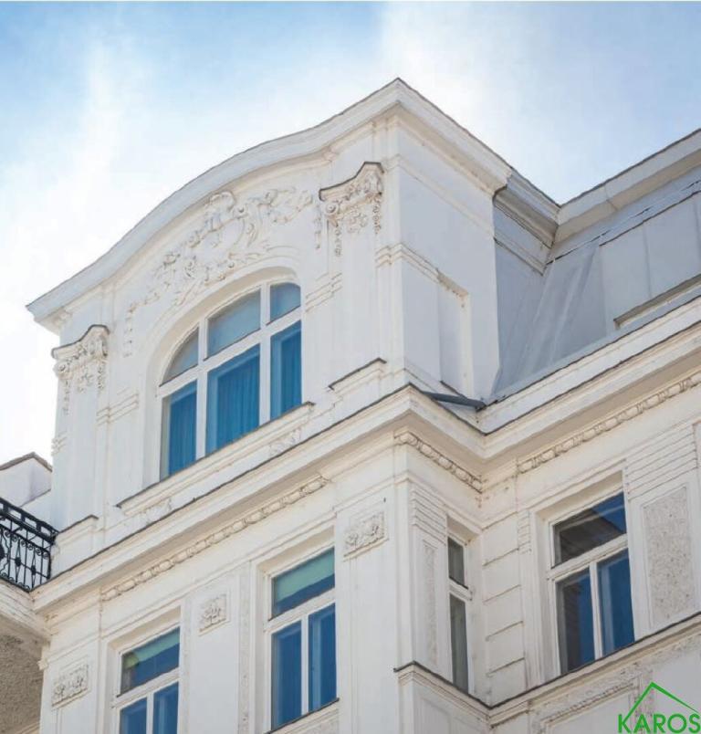 KLASSISCH SANIERTE 5-ZIMMER-ALTBAUWOHNUNG *INKL. EINBAUKÜCHE + BALKON*